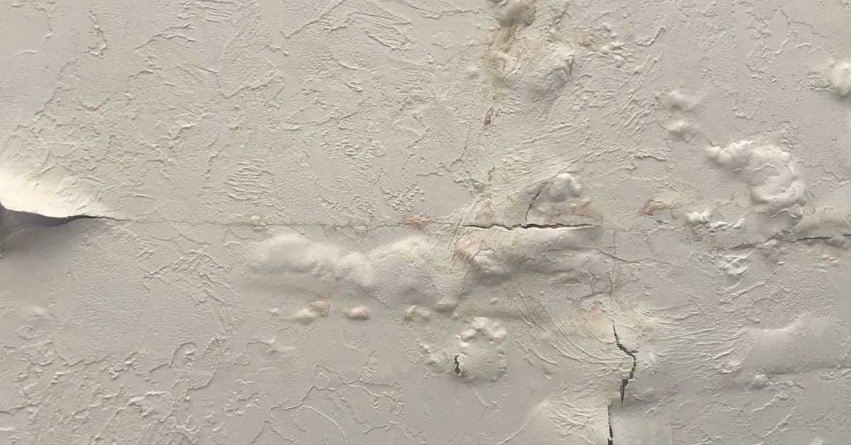 How to Paint a Wall After Water Damage